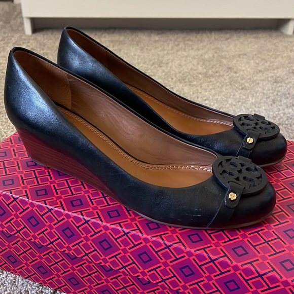 Tory Burch Mini Miller Leather Black Wedge - Picture 3 of 11